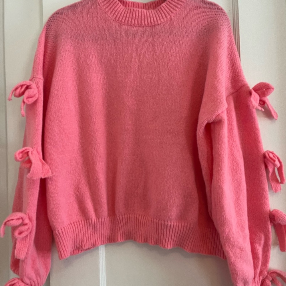 Pink Knitted Sweater with Bow Details